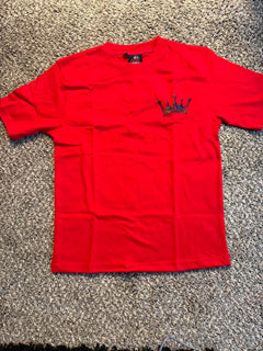 RED CHOSEN STATUS TEE